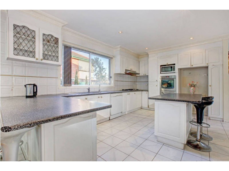 16 Aberdeen Avenue, Greenvale VIC 3059