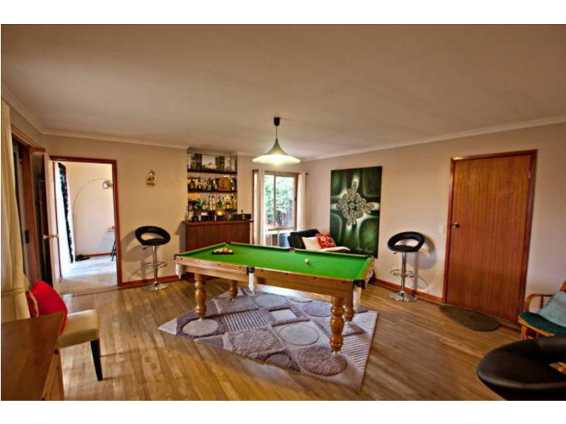 15 Goodenia Close, Meadow Heights VIC 3048