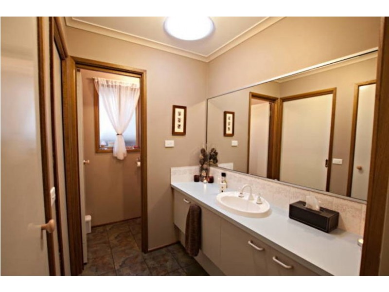 15 Goodenia Close, Meadow Heights VIC 3048