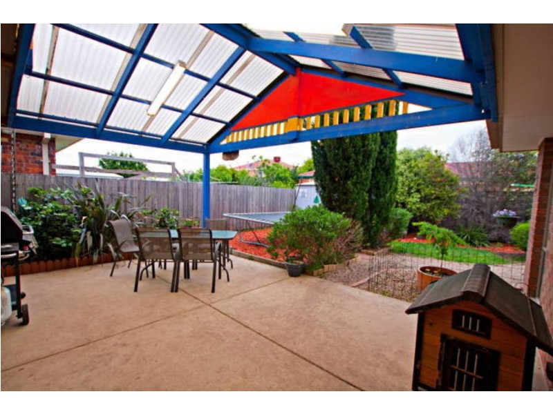 15 Goodenia Close, Meadow Heights VIC 3048