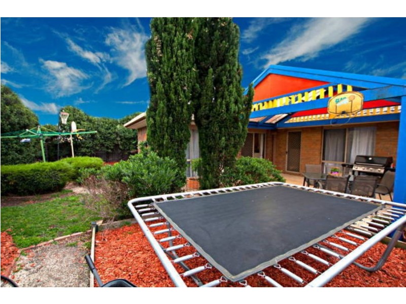 15 Goodenia Close, Meadow Heights VIC 3048