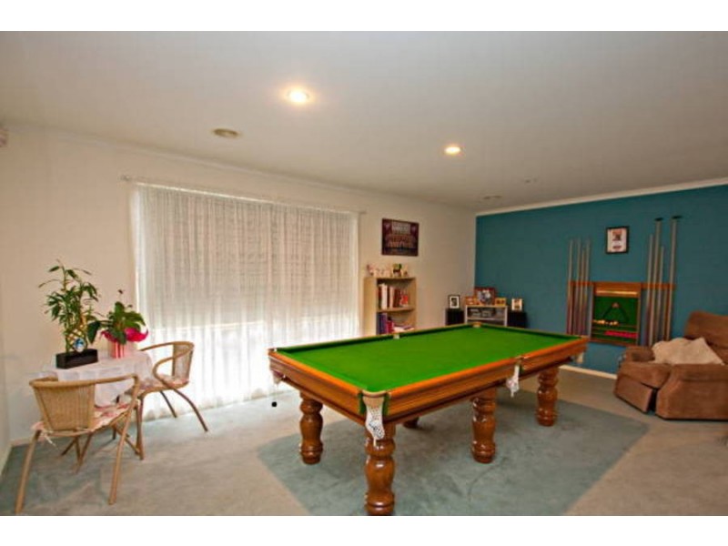 16 Orion Way, Roxburgh Park VIC 3064