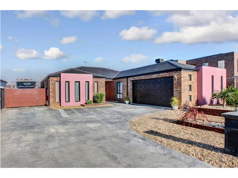 19 Coronet Avenue, Roxburgh Park VIC 3064