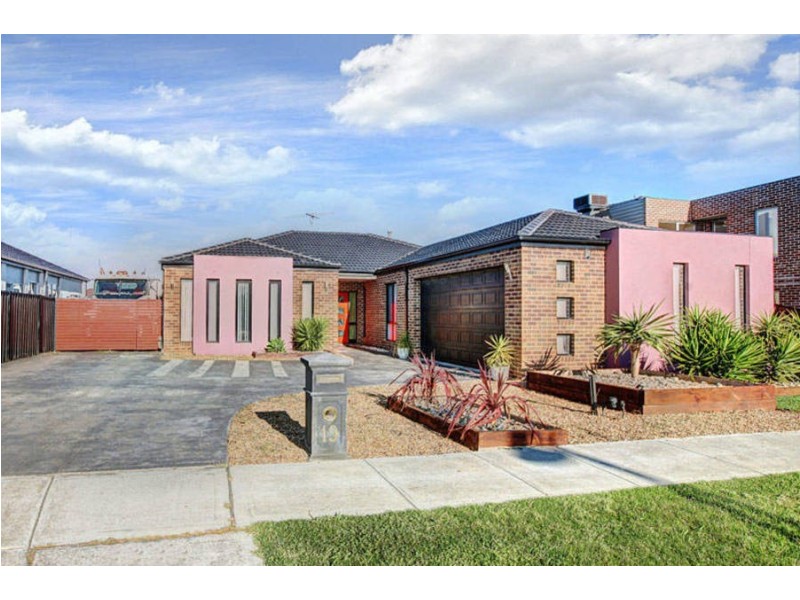 19 Coronet Avenue, Roxburgh Park VIC 3064