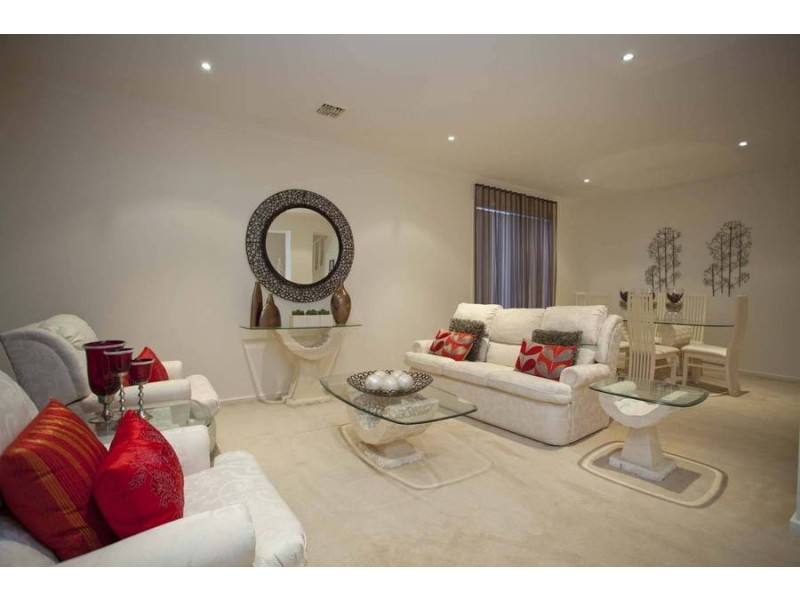 9 Hurley Rise, Roxburgh Park VIC 3064