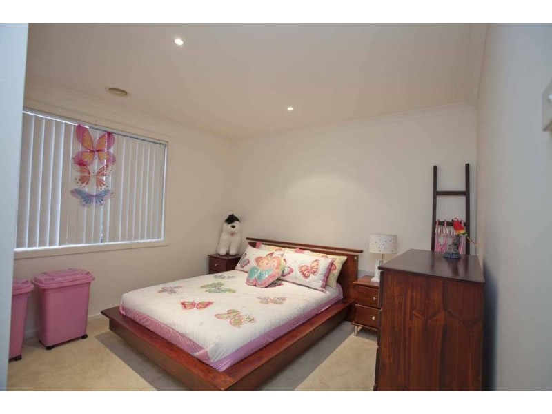 9 Hurley Rise, Roxburgh Park VIC 3064