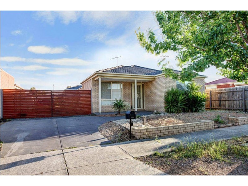 19 Garonne Circuit, Roxburgh Park VIC 3064
