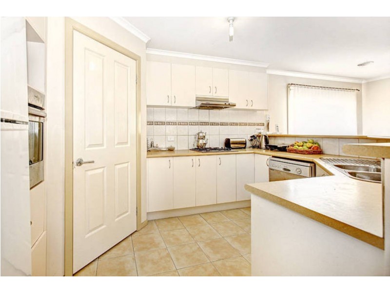 19 Garonne Circuit, Roxburgh Park VIC 3064