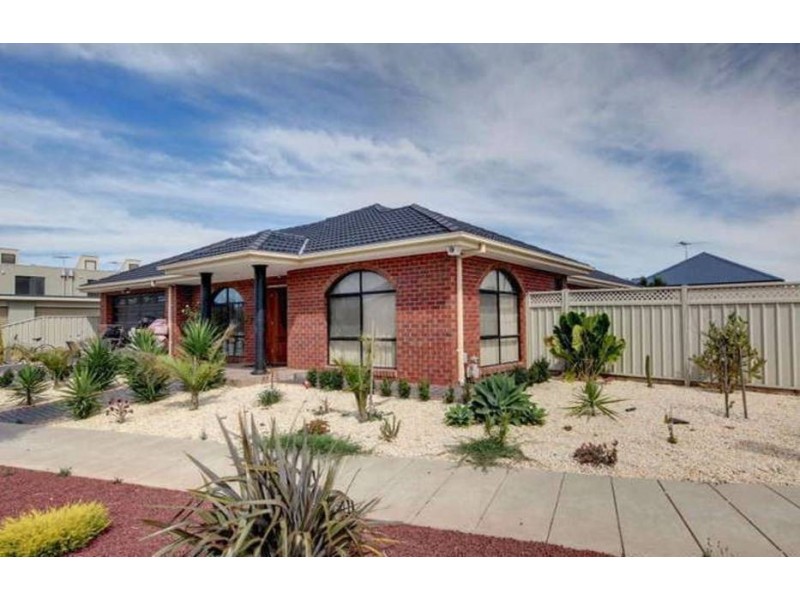 13 Classic Place, Craigieburn VIC 3064
