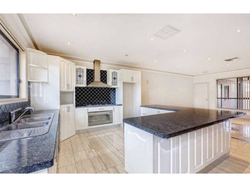 13 Classic Place, Craigieburn VIC 3064