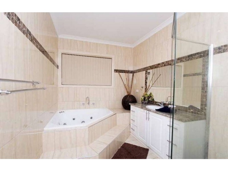 13 Classic Place, Craigieburn VIC 3064