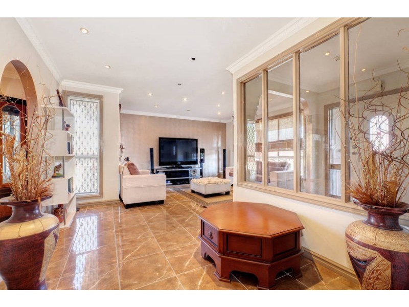 16 Amarina Close, Meadow Heights VIC 3048