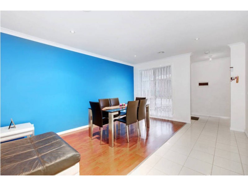 23/4-16 Melaleuca Drive, Meadow Heights VIC 3048