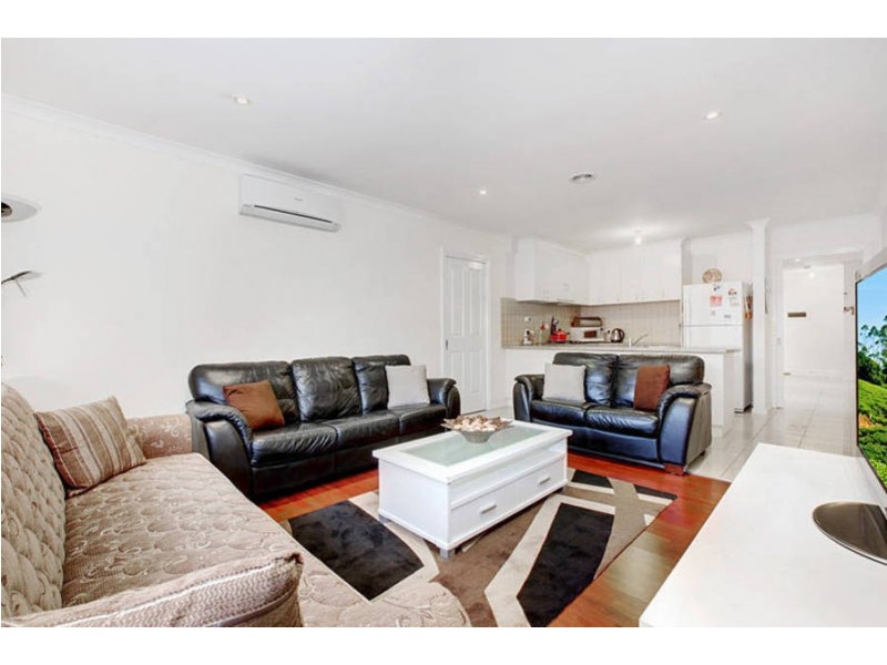 23/4-16 Melaleuca Drive, Meadow Heights VIC 3048