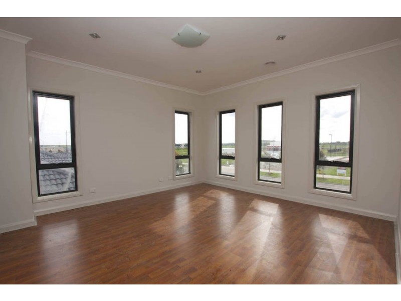 268 Waterview Blvd, Craigieburn VIC 3064