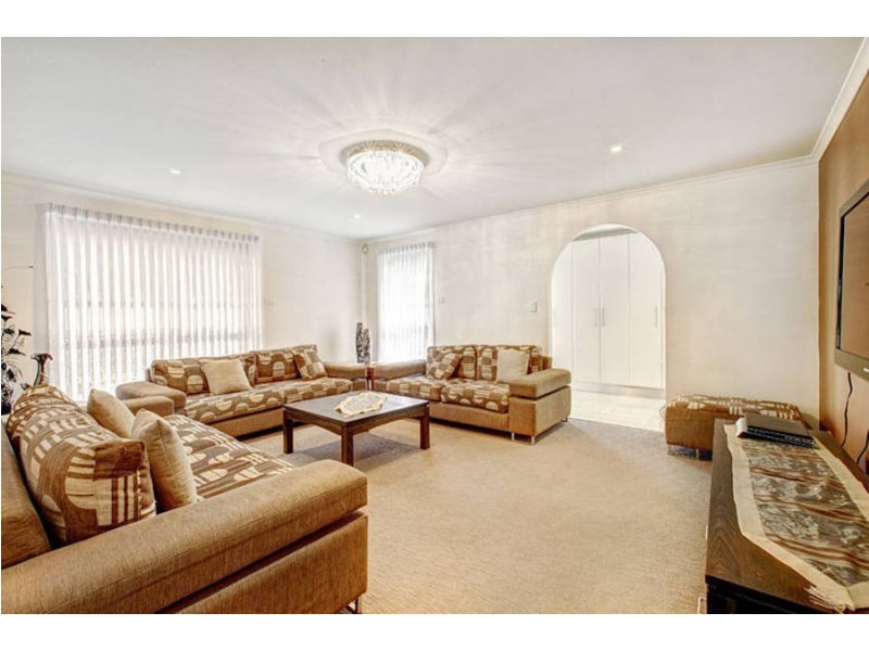 14  McNicol Close, Meadow Heights VIC 3048