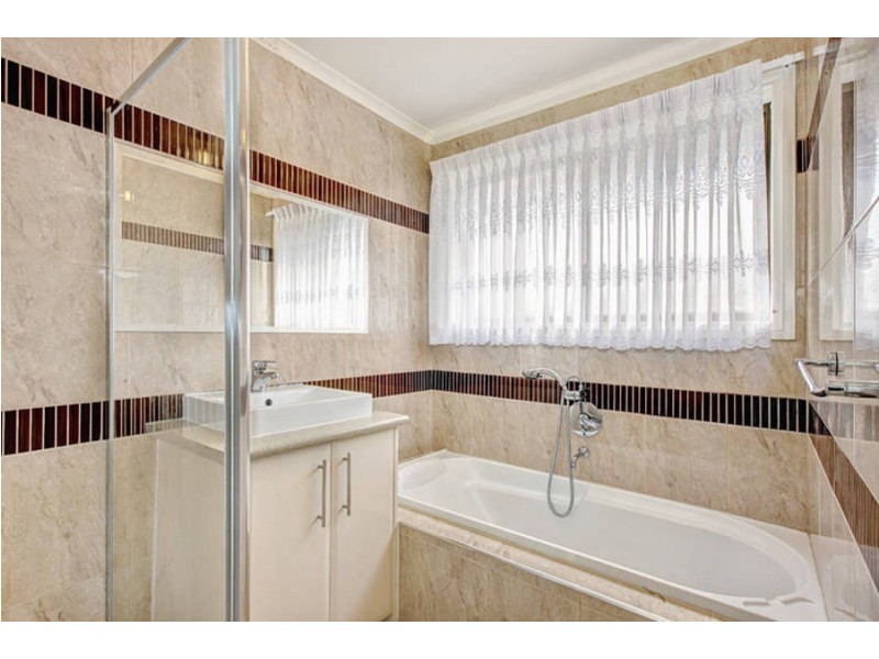 14  McNicol Close, Meadow Heights VIC 3048