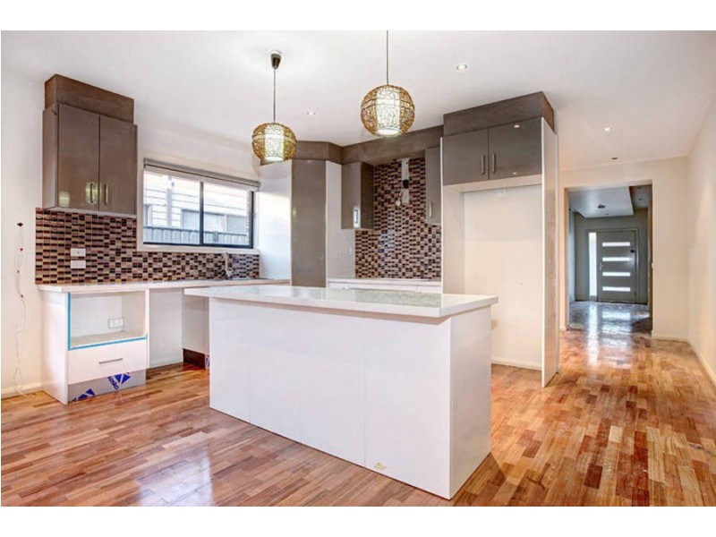 16 Crosskeys Road, Craigieburn VIC 3064