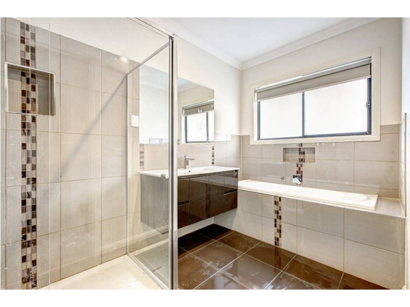 16 Crosskeys Road, Craigieburn VIC 3064