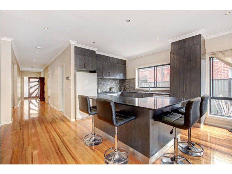 28 Conservation Drive, Craigieburn VIC 3064