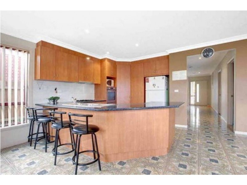 8 Malabar Street, Roxburgh Park VIC 3064