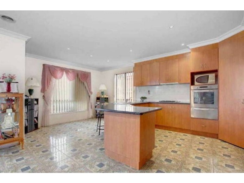 8 Malabar Street, Roxburgh Park VIC 3064