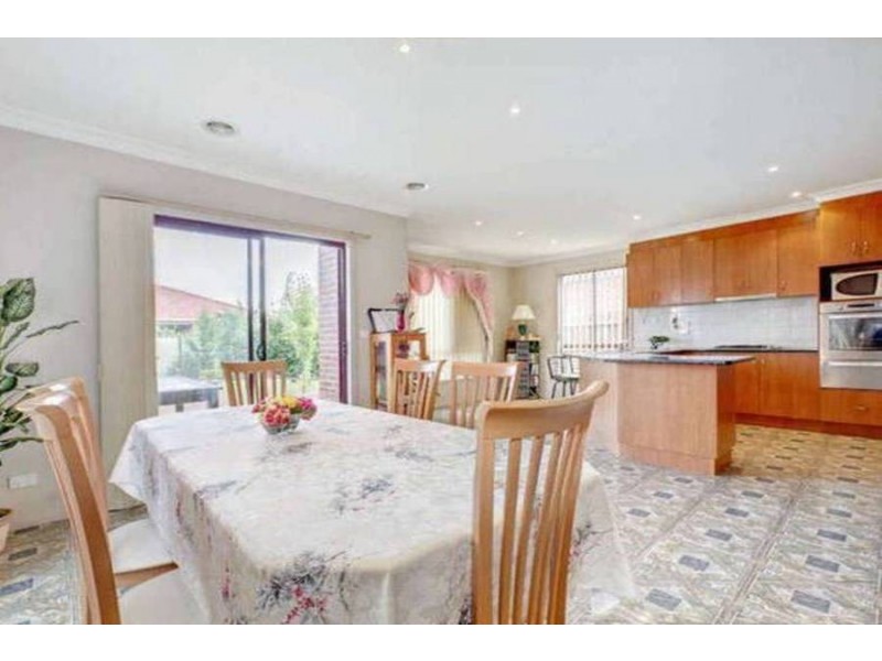 8 Malabar Street, Roxburgh Park VIC 3064