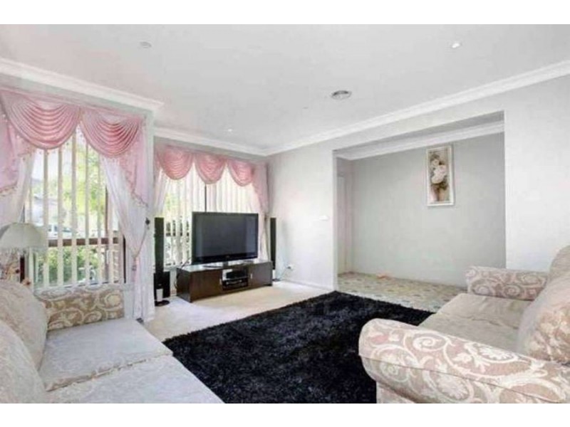 8 Malabar Street, Roxburgh Park VIC 3064