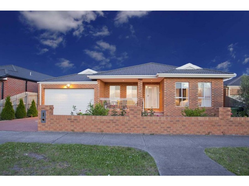 24 Lockwood Crescent, Roxburgh Park VIC 3064