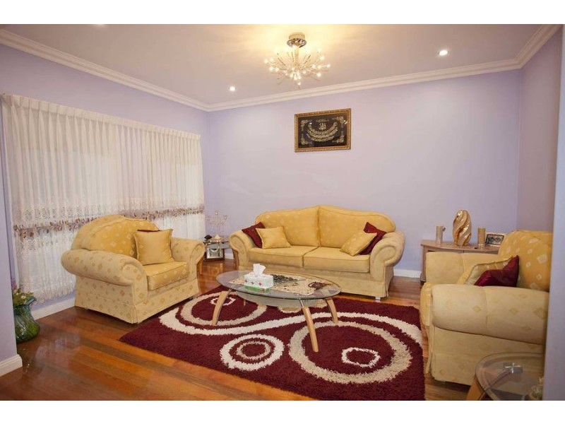 24 Lockwood Crescent, Roxburgh Park VIC 3064