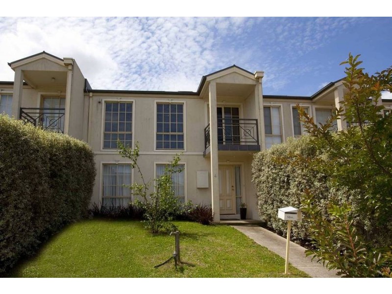 4 Parer Way, Roxburgh Park VIC 3064