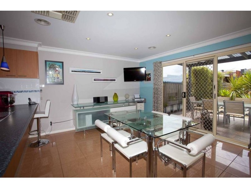 4 Parer Way, Roxburgh Park VIC 3064