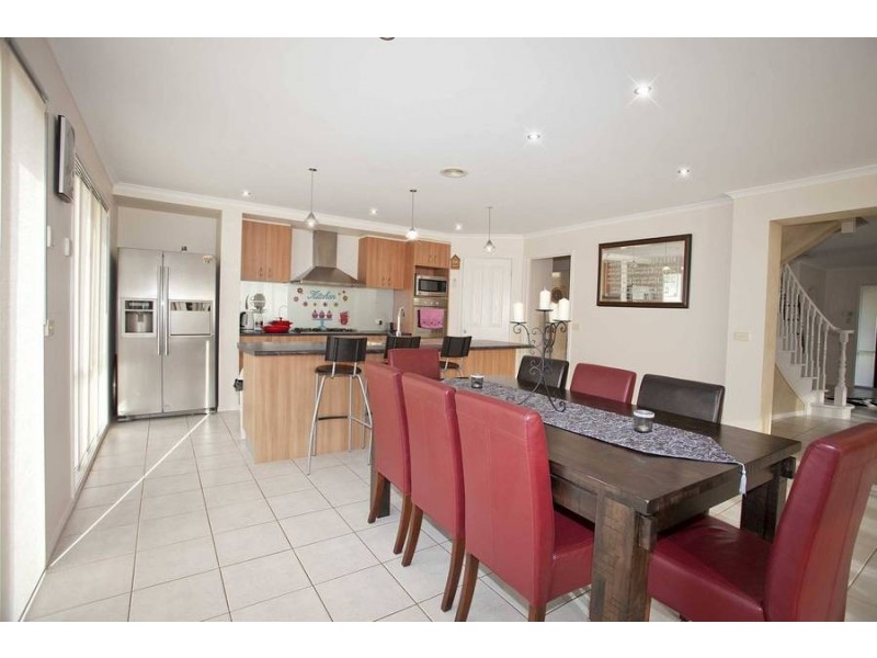 16 Wild Crescent, Roxburgh Park VIC 3064