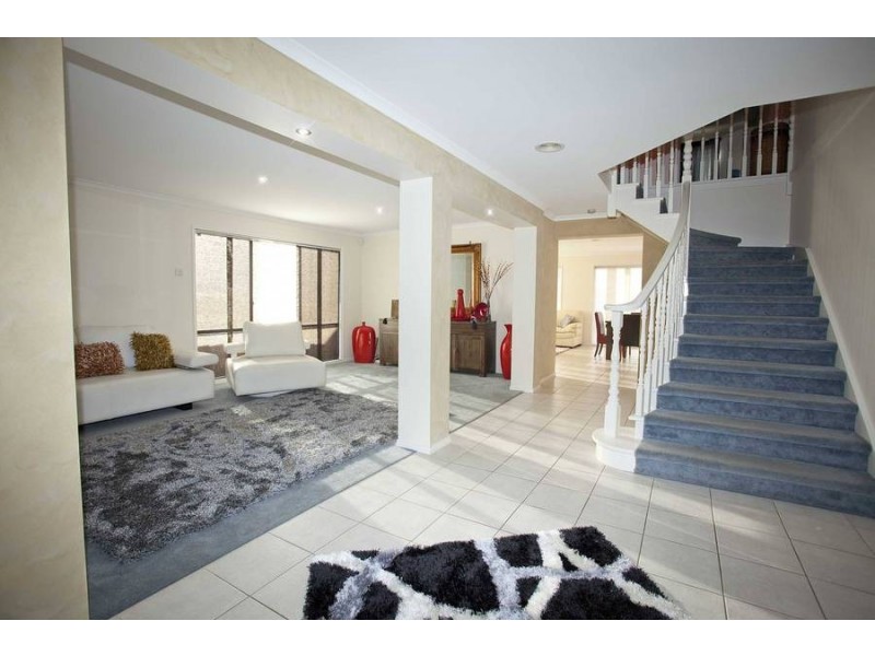 16 Wild Crescent, Roxburgh Park VIC 3064