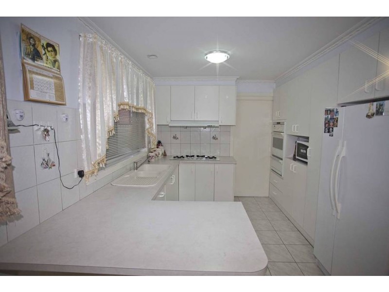 11 Rocklands Rise, Meadow Heights VIC 3048