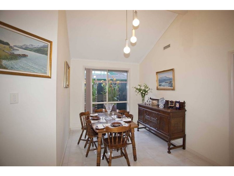 13 Herring Court, Roxburgh Park VIC 3064