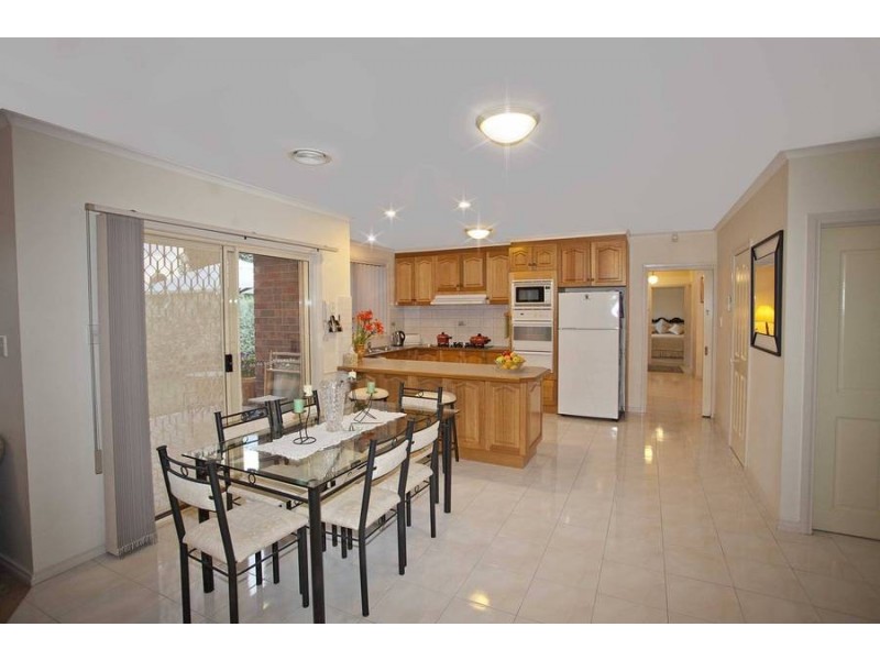 13 Herring Court, Roxburgh Park VIC 3064