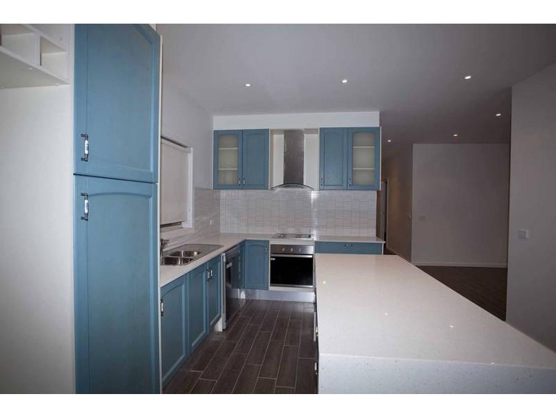 72 Charteris Drive, Craigieburn VIC 3064