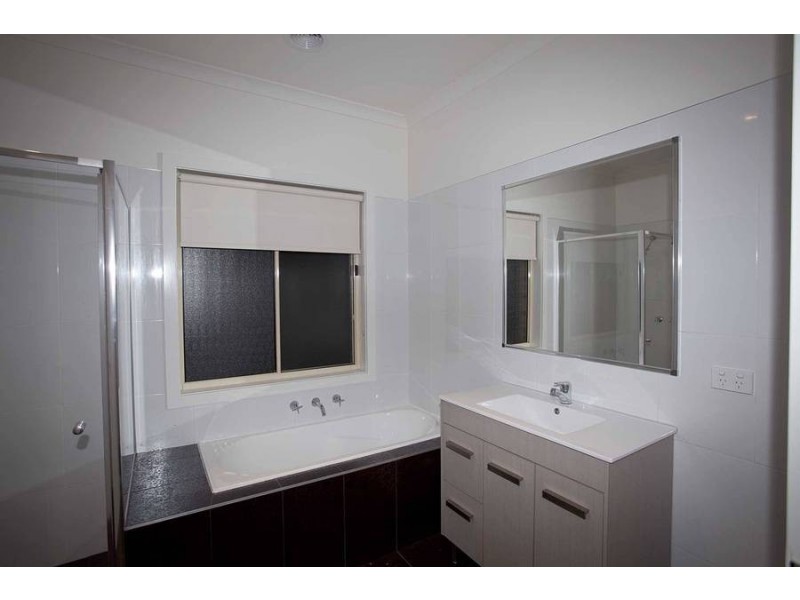 72 Charteris Drive, Craigieburn VIC 3064