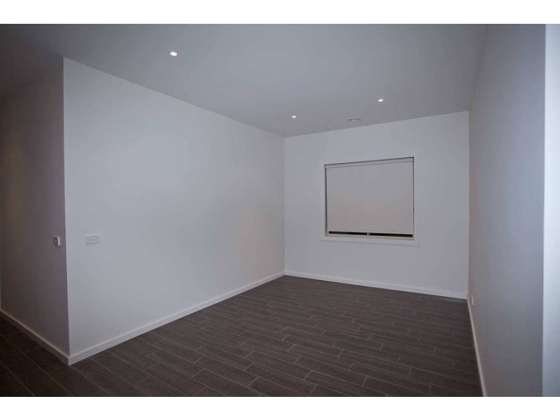 72 Charteris Drive, Craigieburn VIC 3064