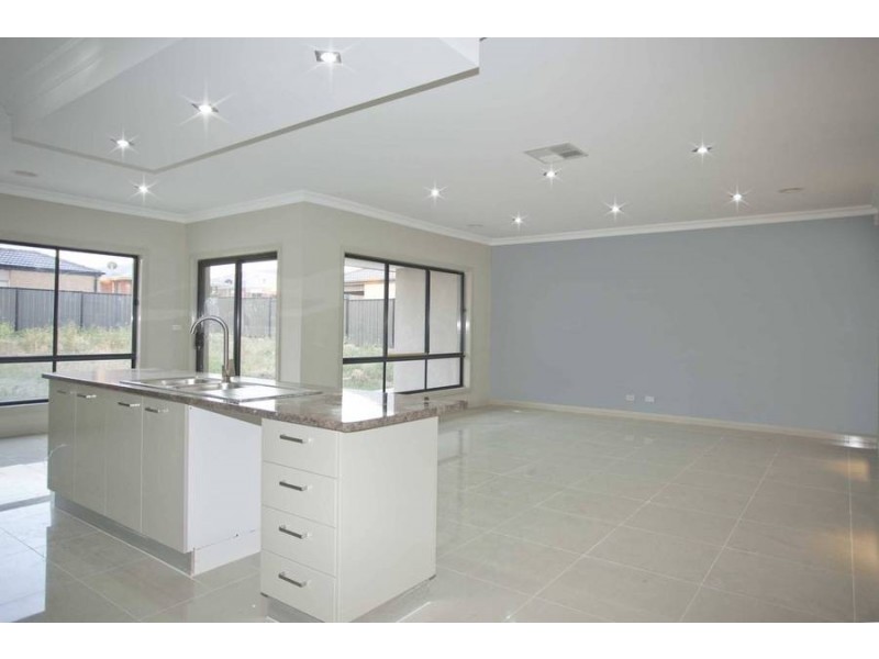 20 Bridgehaven Drive, Craigieburn VIC 3064