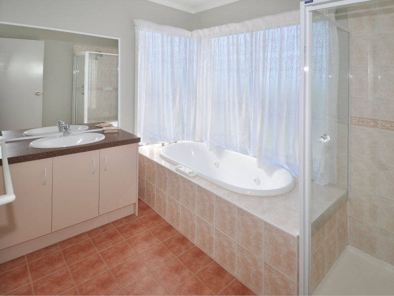 28  Salween Crescent, Roxburgh Park VIC 3064