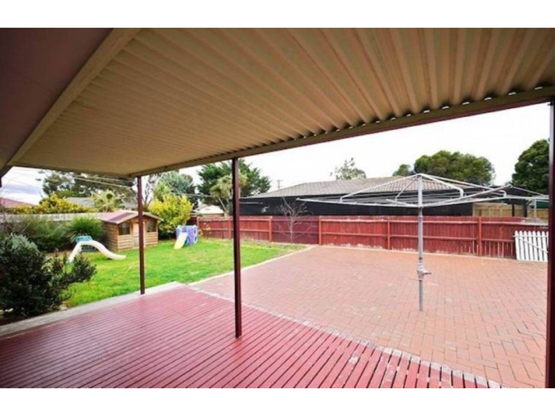 49 Malmsbury Drive, Meadow Heights VIC 3048