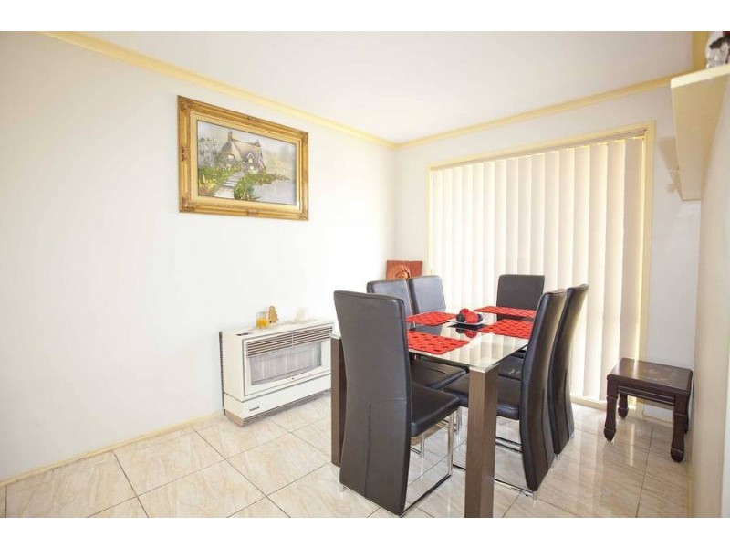 8 Themeda Court, Meadow Heights VIC 3048