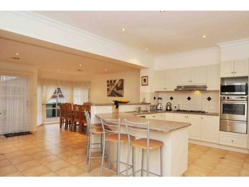 7 Hurley Rise, Roxburgh Park VIC 3064