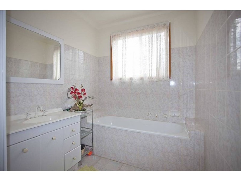3 Bradman Drive, Meadow Heights VIC 3048