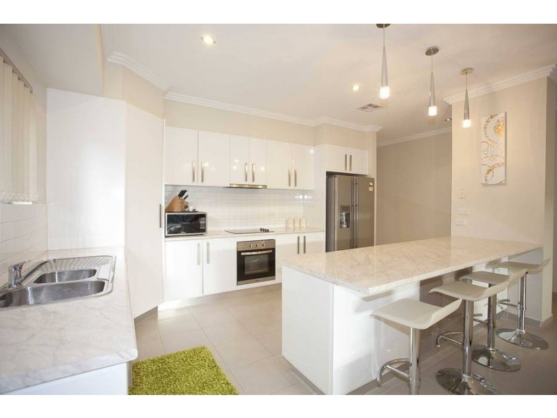 54 Coronet Avenue, Roxburgh Park VIC 3064