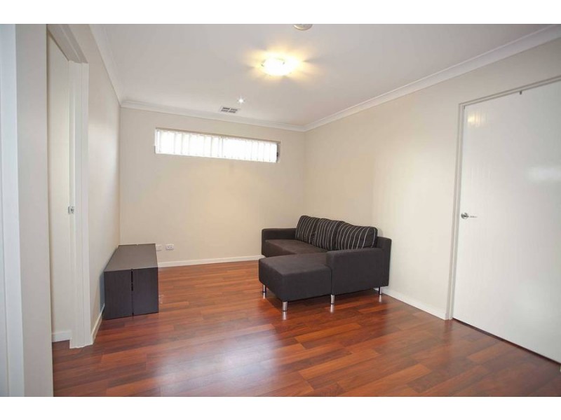 54 Coronet Avenue, Roxburgh Park VIC 3064