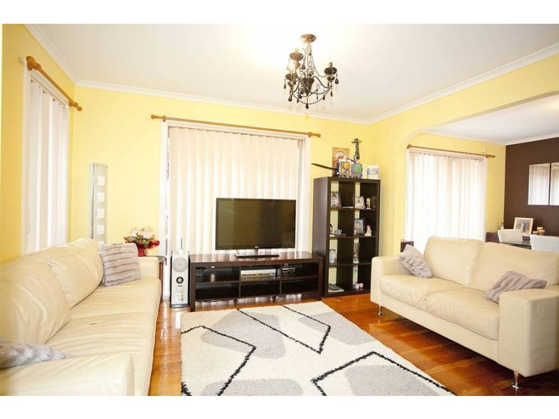 128 Lightwood Crescent, Meadow Heights VIC 3048