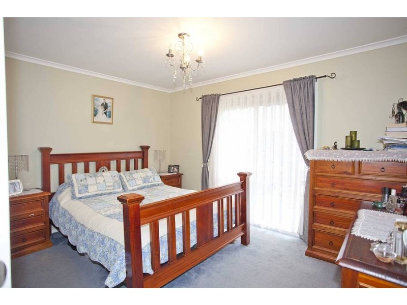 128 Lightwood Crescent, Meadow Heights VIC 3048